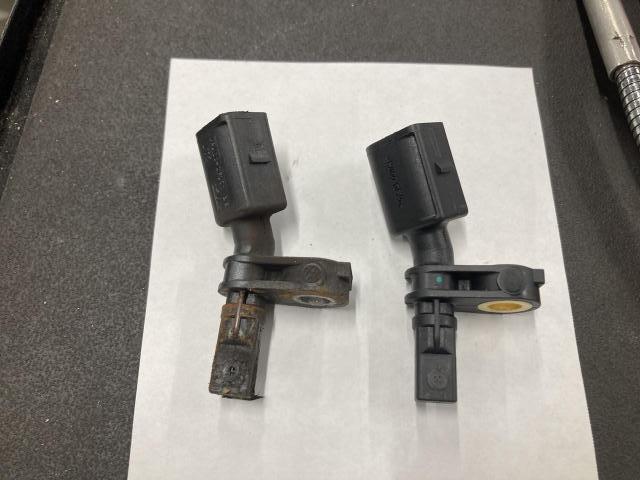 フォルクスワーゲン ポロGTI サスペンション・足回り修理・整備 ABSセンサー 京都市 輸入車 外車 修理 車検 メンテナンス カスタム タイヤ交換 宇治市 長岡京市 亀岡市 大津市 草津市 守山市 栗東市 茨木市 高槻市 奈良市