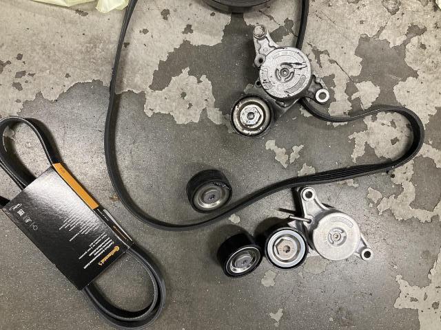 MINI MINI エンジン関連修理・整備 ミニクロスオーバー ベルト交換 京都府 京都市 輸入車 外車 修理 車検 メンテナンス カスタム タイヤ交換 宇治市 長岡京市 亀岡市 大津市 草津市 守山市 栗東市 茨木市 高槻市 奈良市