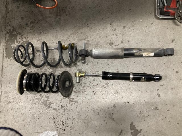 メルセデス・ベンツ　Ｖクラス　カスタム W447 車高調 ローダウン 乗り心地 改善 京都府　京都市　輸入車　外車　修理　車検　メンテナンス　カスタム　タイヤ交換　宇治市　長岡京市　亀岡市　大津市　草津市　守山市　栗東市　茨木市　高槻市　