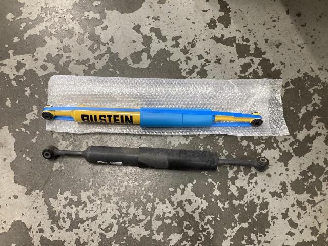 クライスラー・ジープ　ジープ・ラングラーアンリミテッド　カスタム　ビルシュタイン　ステアリングダンパー　スタッドレスタイヤ　京都府　京都市　輸入車　外車　修理　車検　メンテナンス　カスタム　タイヤ交換　宇治市　長岡京市　亀岡市　大津市　草津