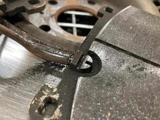 アウディ　Ｑ５　サスペンション・足回り修理・整備　ブレーキパッド交換　京都府　京都市　輸入車　外車　修理　車検　メンテナンス　カスタム　タイヤ交換　宇治市　長岡京市　亀岡市　大津市　草津市　守山市　栗東市　茨木市　高槻市　奈良市