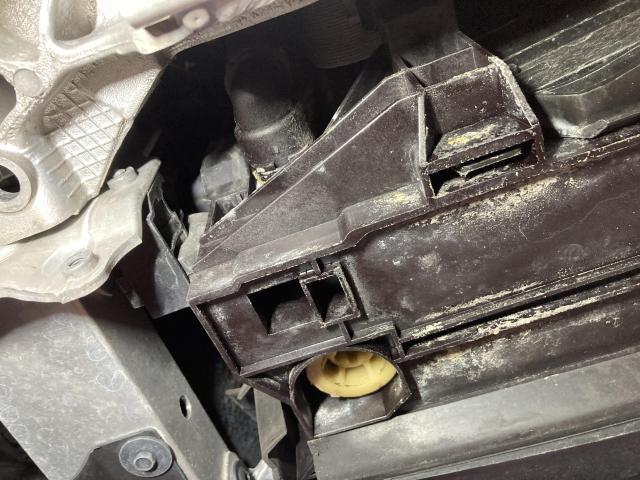 ＢＭＷ　５シリーズ　車検　クーラント漏れ　オイル漏れ　京都府　京都市　輸入車　外車　修理　車検　メンテナンス　カスタム　タイヤ交換　宇治市　長岡京市　亀岡市　大津市　草津市　守山市　栗東市　茨木市　高槻市　奈良市