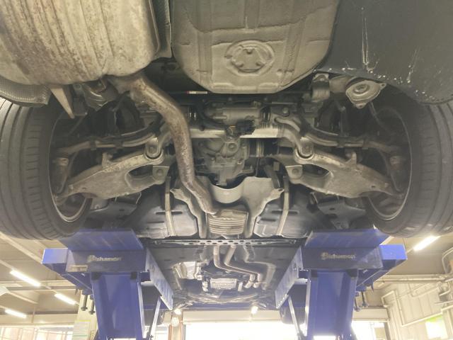 ＢＭＷ　５シリーズ　車検　クーラント漏れ　オイル漏れ　京都府　京都市　輸入車　外車　修理　車検　メンテナンス　カスタム　タイヤ交換　宇治市　長岡京市　亀岡市　大津市　草津市　守山市　栗東市　茨木市　高槻市　奈良市