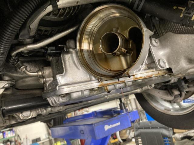 ポルシェ　マカン　エンジン関連修理・整備　京都府　京都市　輸入車　外車　修理　車検　メンテナンス　カスタム　タイヤ交換　宇治市　長岡京市　亀岡市　大津市　草津市　守山市　栗東市　茨木市　高槻市　奈良市