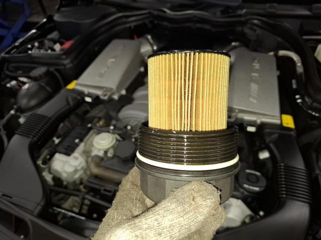 ＡＭＧ　Ｃクラス　車検　W204 C63 エアコンガス　京都府　京都市　輸入車　外車　修理　車検　メンテナンス　カスタム　タイヤ交換　宇治市　長岡京市　亀岡市　大津市　草津市　守山市　栗東市　茨木市　高槻市　奈良市