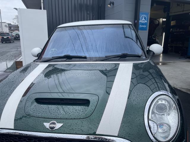 ＭＩＮＩ　Ｒ５６　クーパーＳ　フロントガラス交換　福岡県　福岡市　古賀市　宗像市　福津市　
