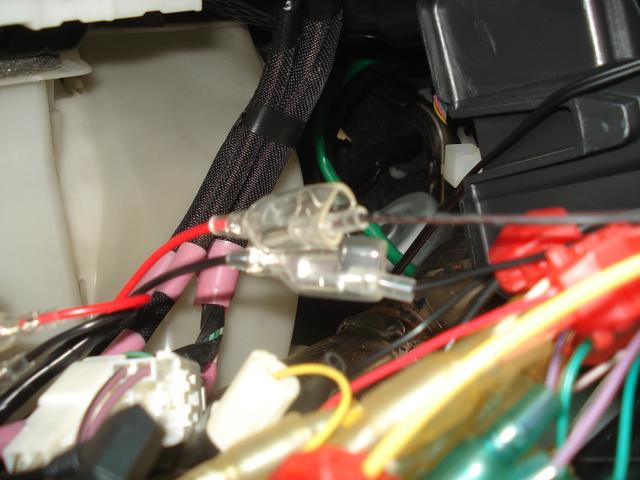 山形県酒田市、トヨタ・アルファード（ＡＮＨ２０）、エンジンスターターとバックカメラ取付