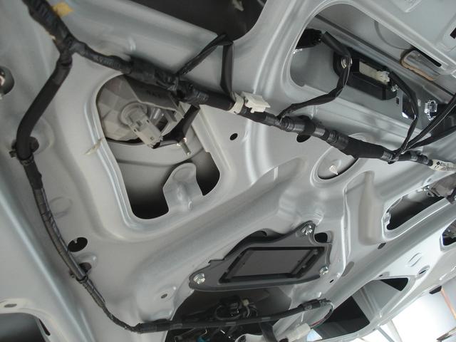 山形県酒田市、トヨタ・アルファード（ＡＮＨ２０）、エンジンスターターとバックカメラ取付