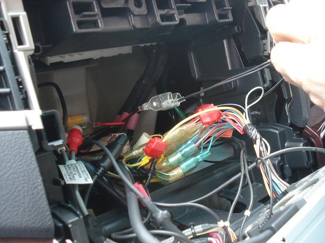 山形県酒田市、トヨタ・アルファード（ＡＮＨ２０）、エンジンスターターとバックカメラ取付