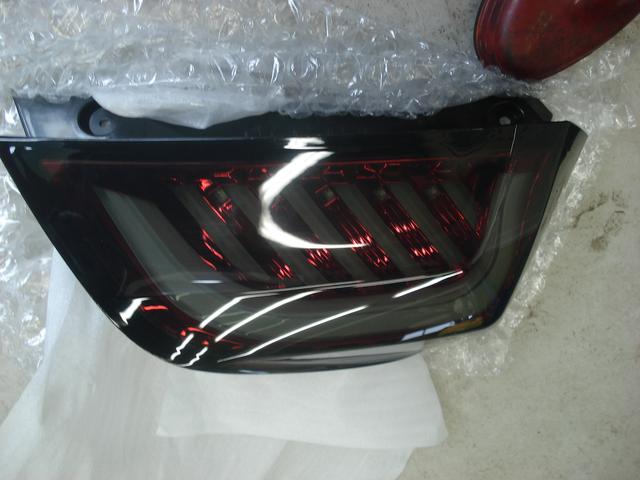 山形県酒田市、部品持込大歓迎ジャックロード、ホンダ・フィット、テールレンズ交換依頼。