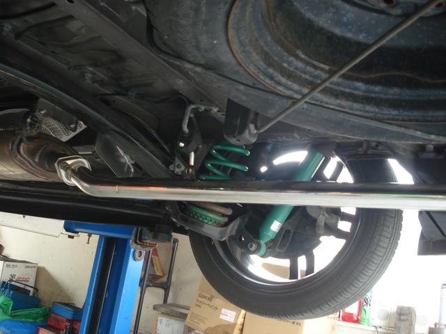 山形県酒田市、部品持込大歓迎ジャックロード、トヨタ・ヴェルファイアに部品持込みにてマフラー交換作業依頼。