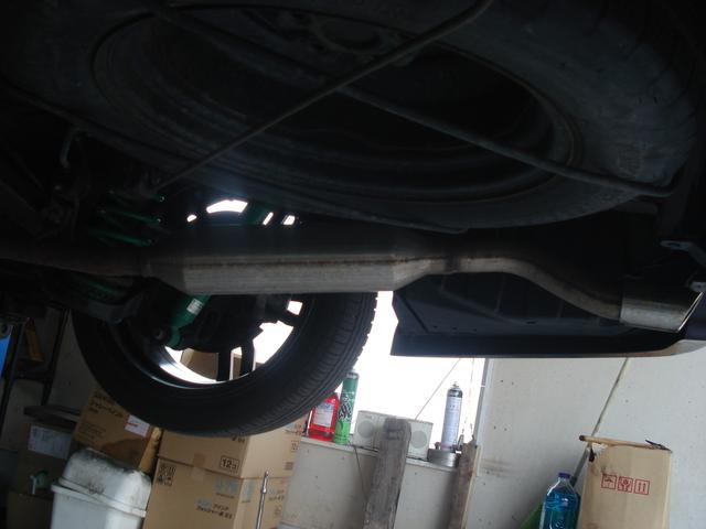 山形県酒田市、部品持込大歓迎ジャックロード、トヨタ・ヴェルファイアに部品持込みにてマフラー交換作業依頼。