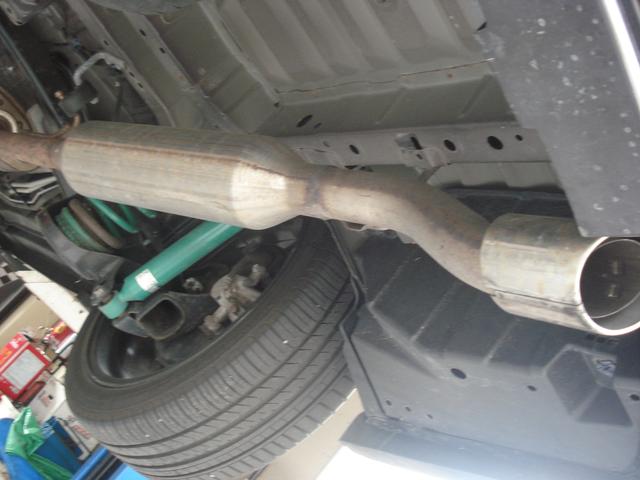 山形県酒田市、部品持込大歓迎ジャックロード、トヨタ・ヴェルファイアに部品持込みにてマフラー交換作業依頼。