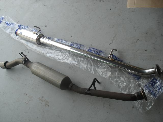 山形県酒田市、部品持込大歓迎ジャックロード、トヨタ・ヴェルファイアに部品持込みにてマフラー交換作業依頼。