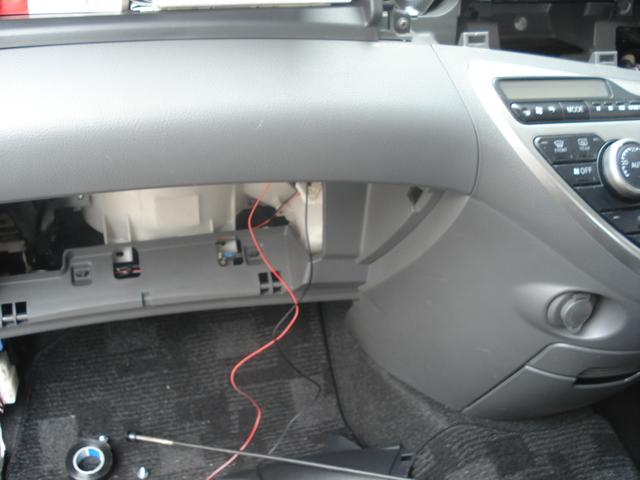 山形県酒田市東町、部品持ち込み大歓迎ジャックロード、トヨタ・アイススにバックカメラ取付。