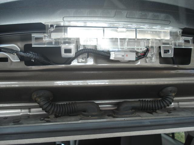 山形県酒田市東町、部品持ち込み大歓迎ジャックロード、トヨタ・アイススにバックカメラ取付。