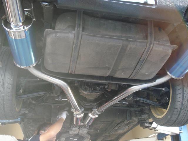山形県酒田市部品持込大歓迎のジャックロード、日産フェアレディＺに柿本改マフラー交換