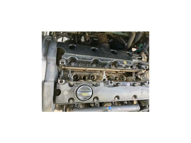 シトロエン　クサラ　エンジン不調　持ち込み　イグニッションコイル交換　スパークプラグ交換　プラグホールオイル漏れ修理