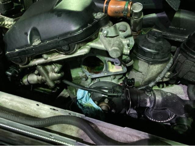 BMW 530i E39 DT30 　オーバーヒート　 冷却水漏れ　クーラント漏れ