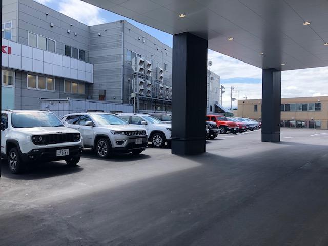 スタッフ紹介3